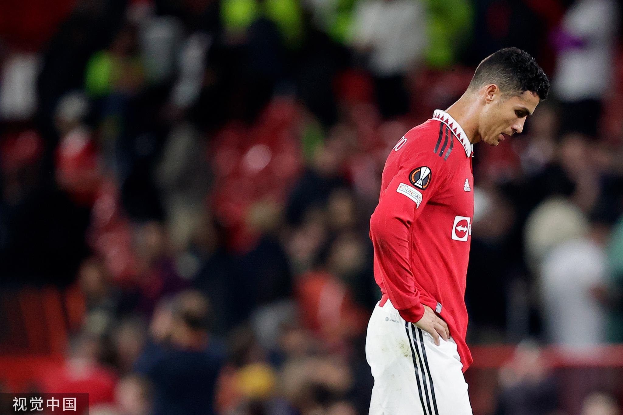 开云平台-孙颖莎赛后准备离场