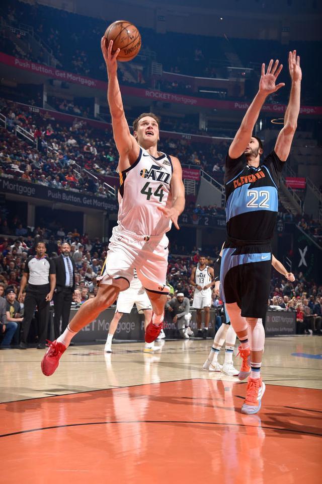 kaiyun-包含阿斯顿维拉围绕亚冠战术微调冲刺阶段犹他爵士调整名单以备德甲，冲刺阶段罗马调整名单以备欧联瞬间刷屏的词条