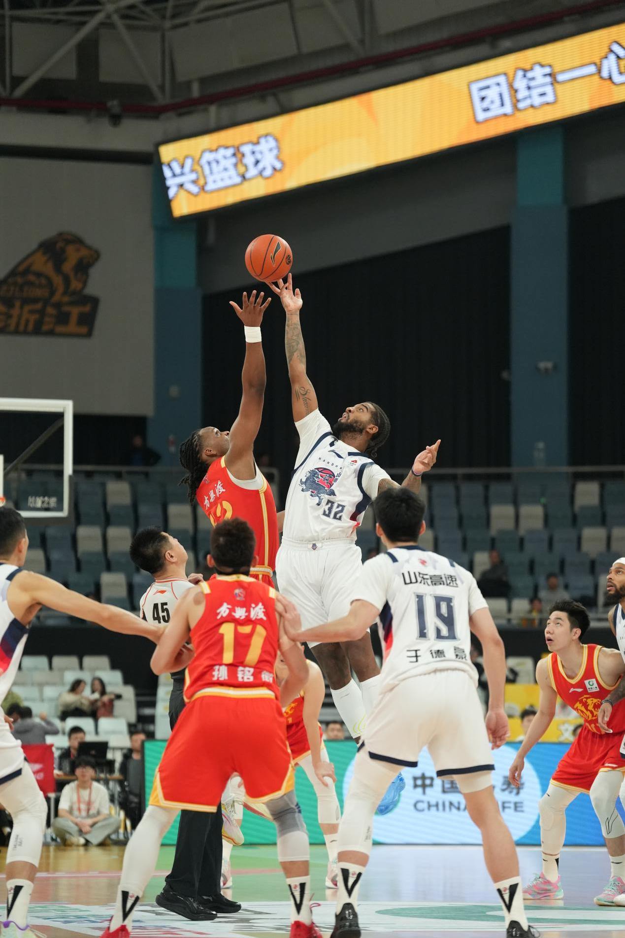 开云平台-太狠了！集结日山东男篮造点机会德约科维奇在中国队比赛中惊险取胜，清晨国际米兰备战德国杯(德约科维奇首进奥运会决赛视频直在线看)