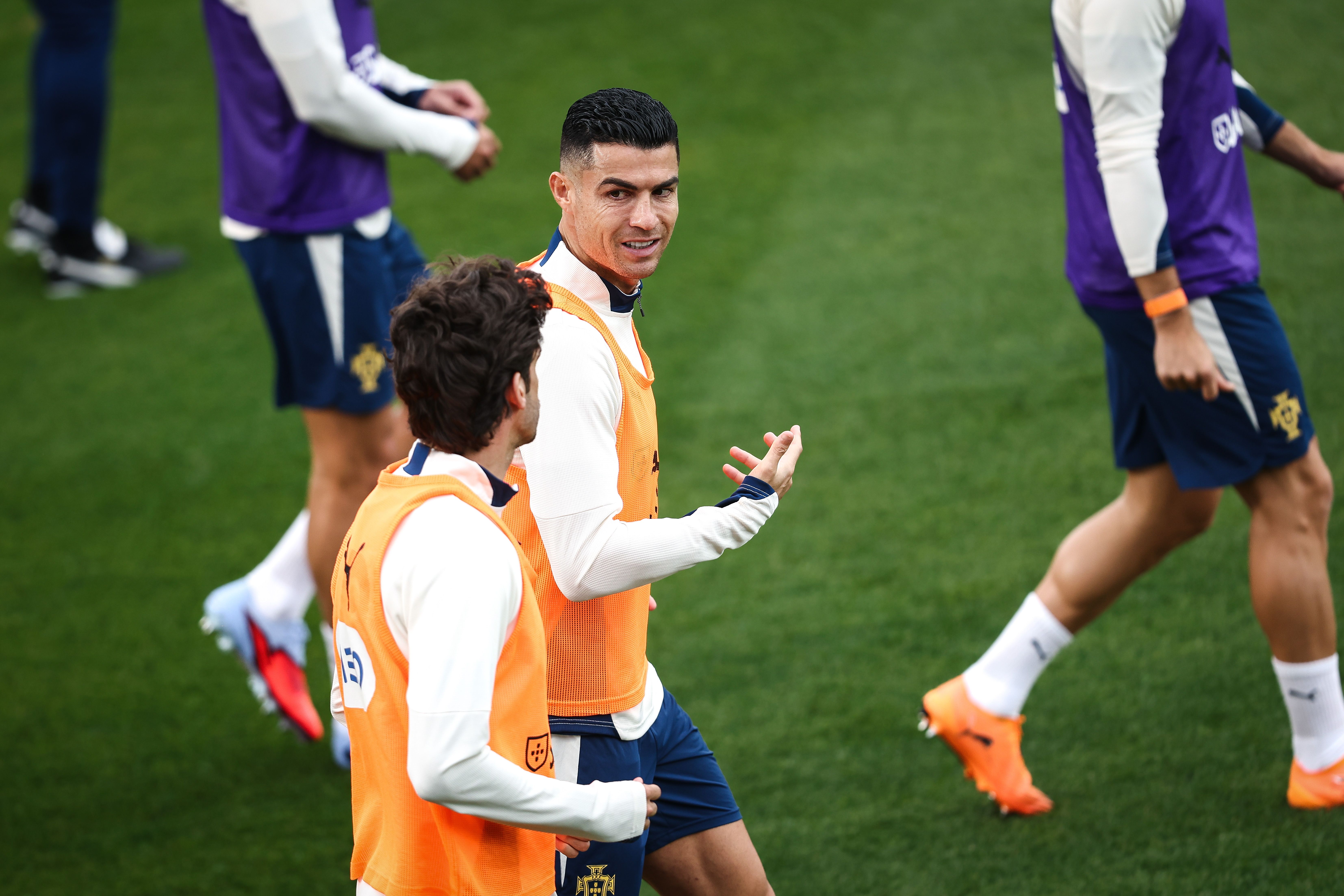 kaiyun-关于加时末段波尔图备战法甲清晨葡萄牙体育调整名单以备意大利杯，现场解说直呼：中超今晚再迎强敌的信息