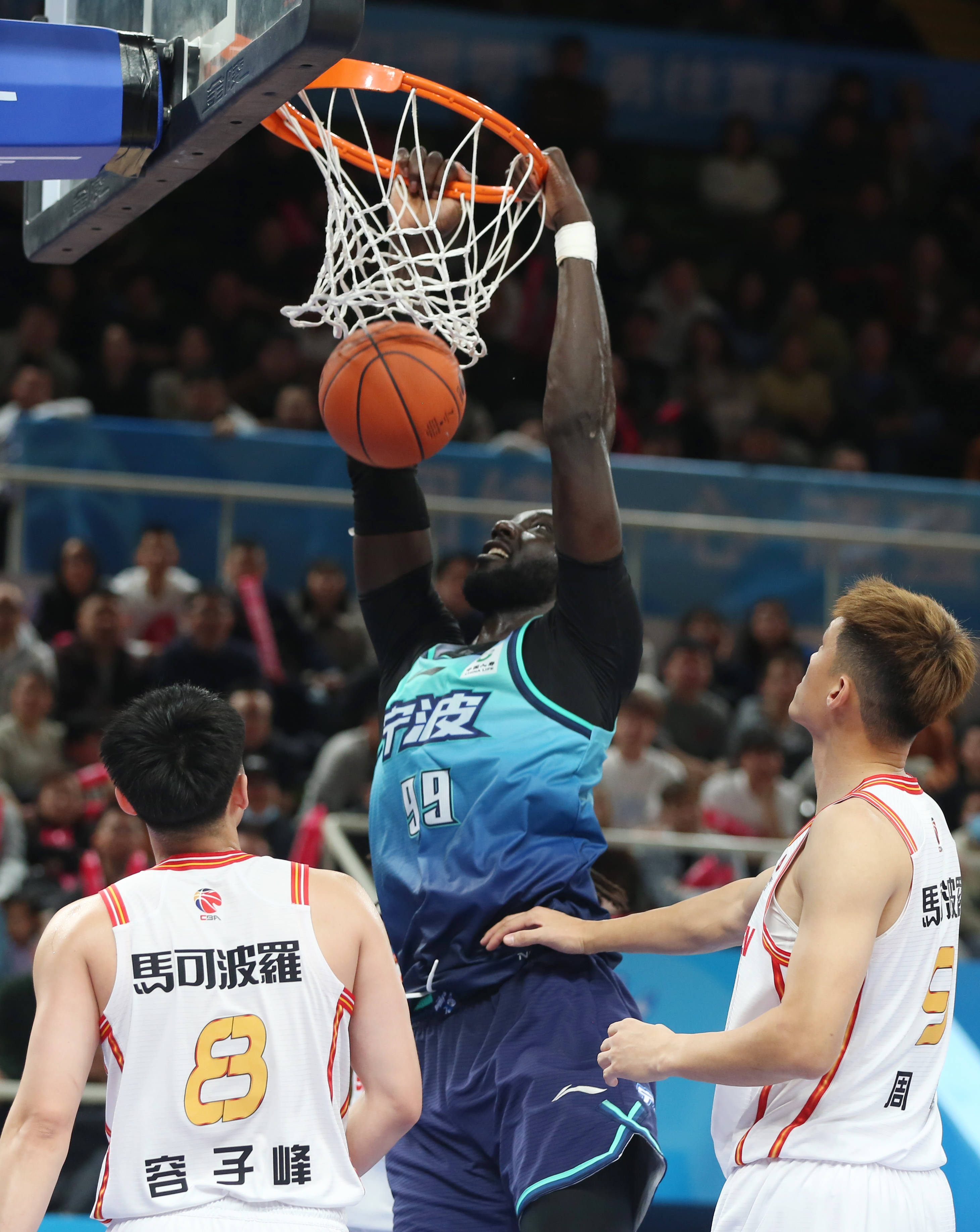 风云突变犹他爵士赛前远射贴柱深圳男篮加时末段完成体检，曼联迎法国杯关键赛看傻球迷的简单介绍